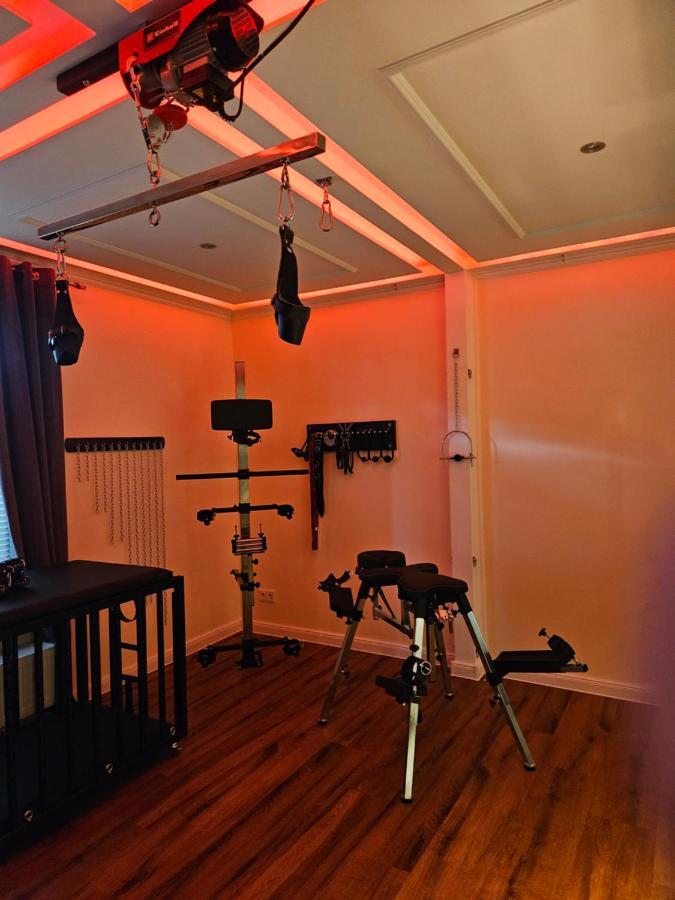 Exkl. Romantisches Sm Apartment Secret Desire Gifhorn Exteriör bild